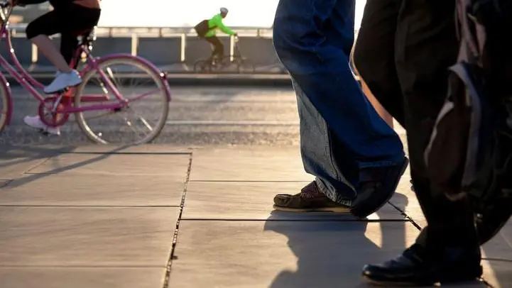 Roundabout crossings to aid cyclists and walkers