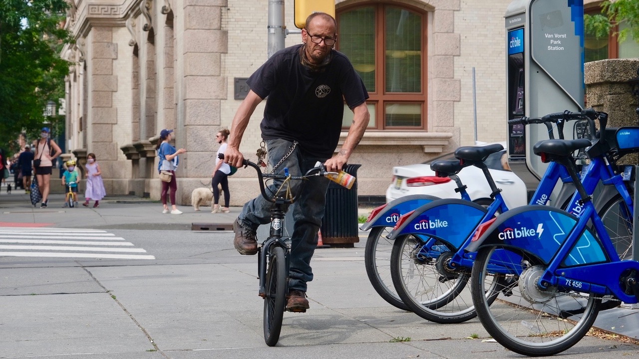 Op-Ed: The Franklin Street Bike Lane Is on Life Support, Cyclists Are Partly to Blame