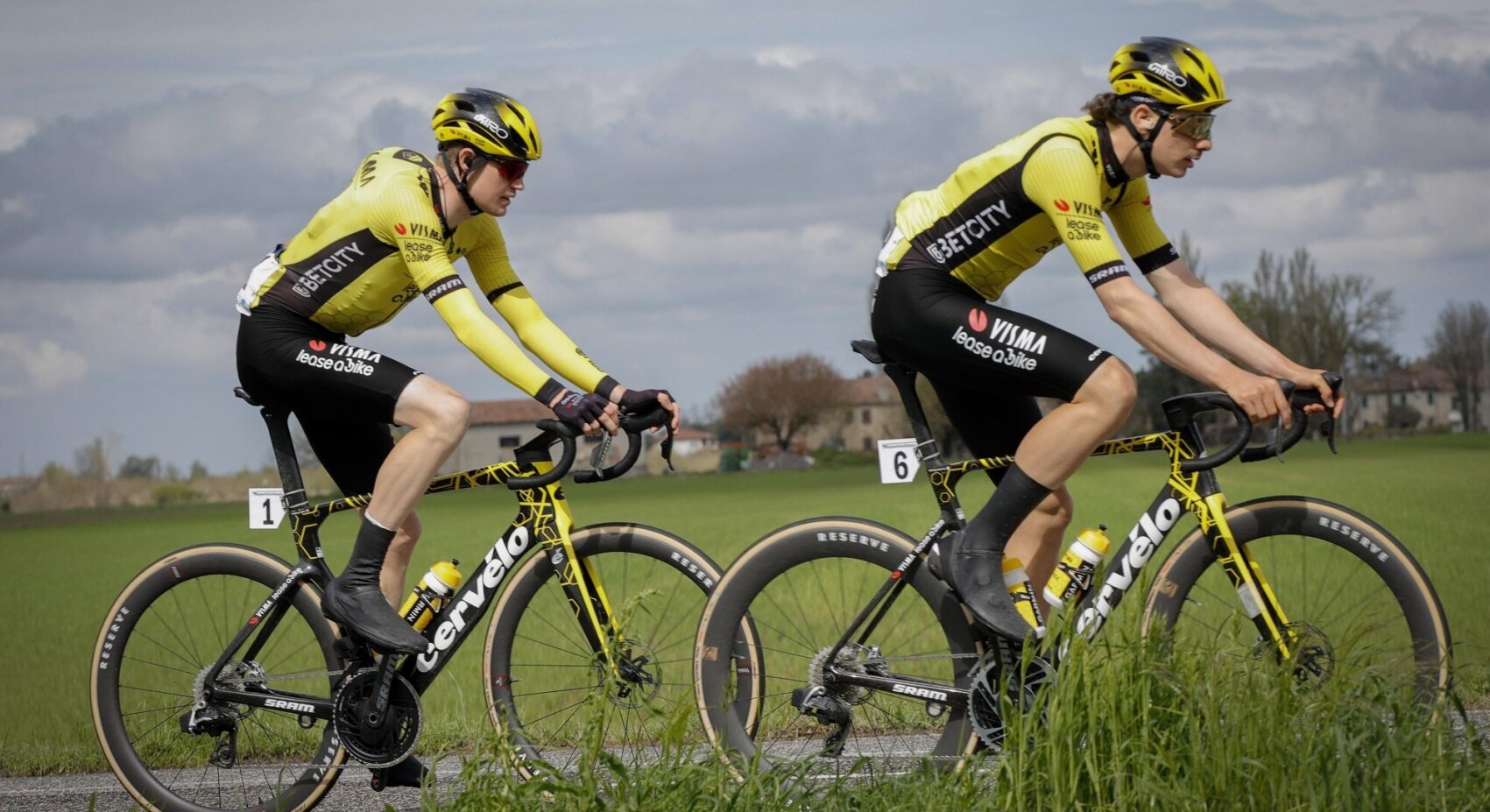 Team Visma | Lease a Bike survives first stage of Coppi e Bartali