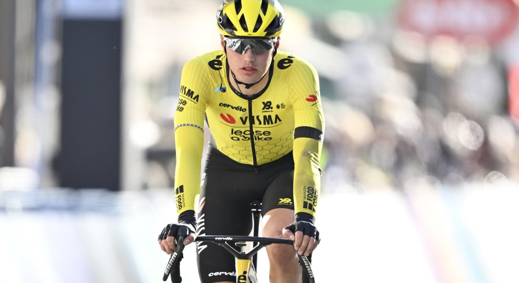 Kooij unable to sprint after crash in chaotic Classic Brugge-De Panne finale