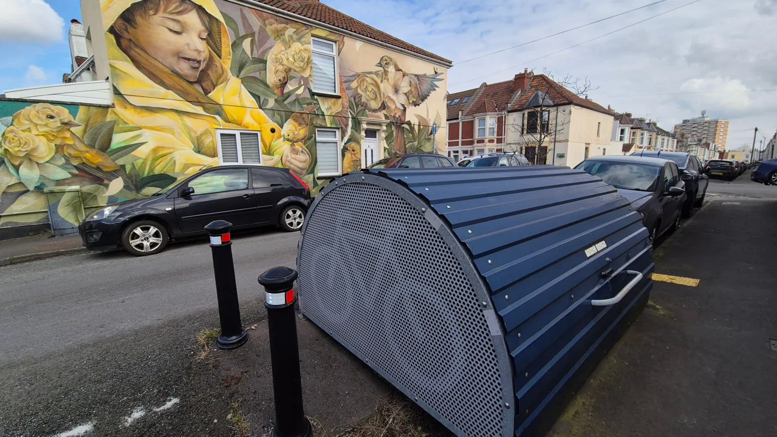 Bike hangars 'almost fully booked in 90 minutes'